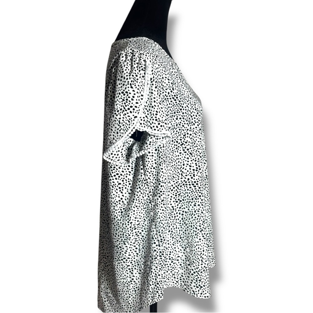 Fashion Women Large Black & White Speckle Print Short Sleeve White Trim Blouse - Picture 4 of 16